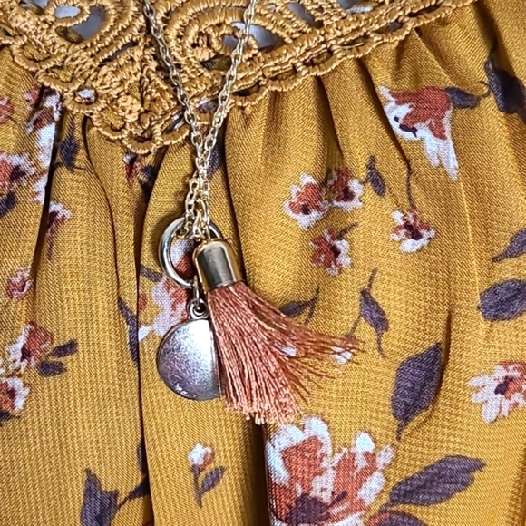 Knit Works Gold Floral Cold-Shoulder Top, Lace Embroidered Accents Girls Large - Picture 5 of 11